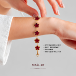 (PETALMY) LUNA FLOWER BRACELET WITH MARBLE DOUBLE SIDED FIVE LEAF CLOVER BRACELET STAINLESS STEEL GOLD PLATED